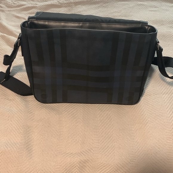 NWOT Burberry Navy/Black Plaid Bruno Messenger Bag - Picture 5 of 10